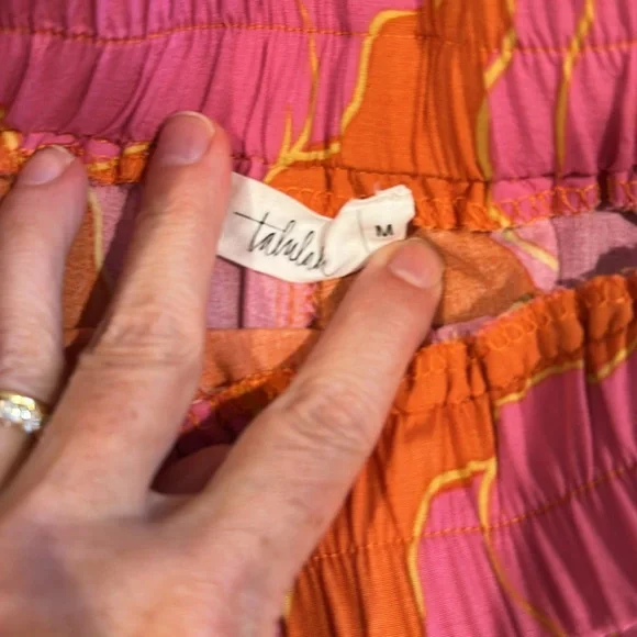 Like new Talulah floral short set - Picture 3 of 4